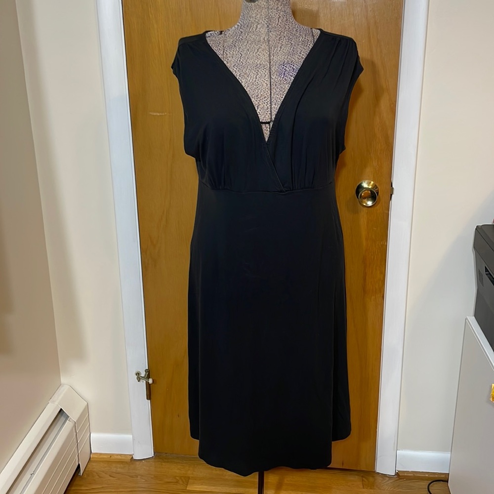 GAP Womens XL Deep V-Neck Black Dress Cap Sleeves Stretchy